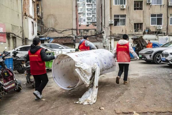 迎春“洁”净亮新颜,武汉启动积存垃圾 “清零”行动2.jpg