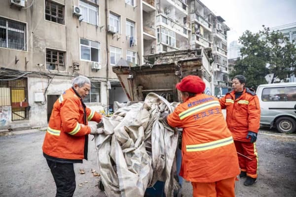 迎春“洁”净亮新颜,武汉启动积存垃圾 “清零”行动3.jpg