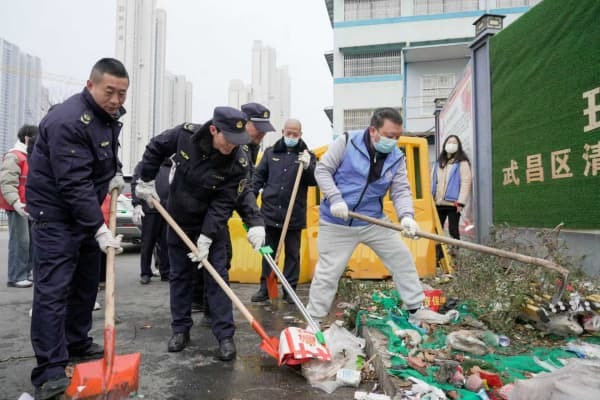 迎春“洁”净亮新颜,武汉启动积存垃圾 “清零”行动4.jpg