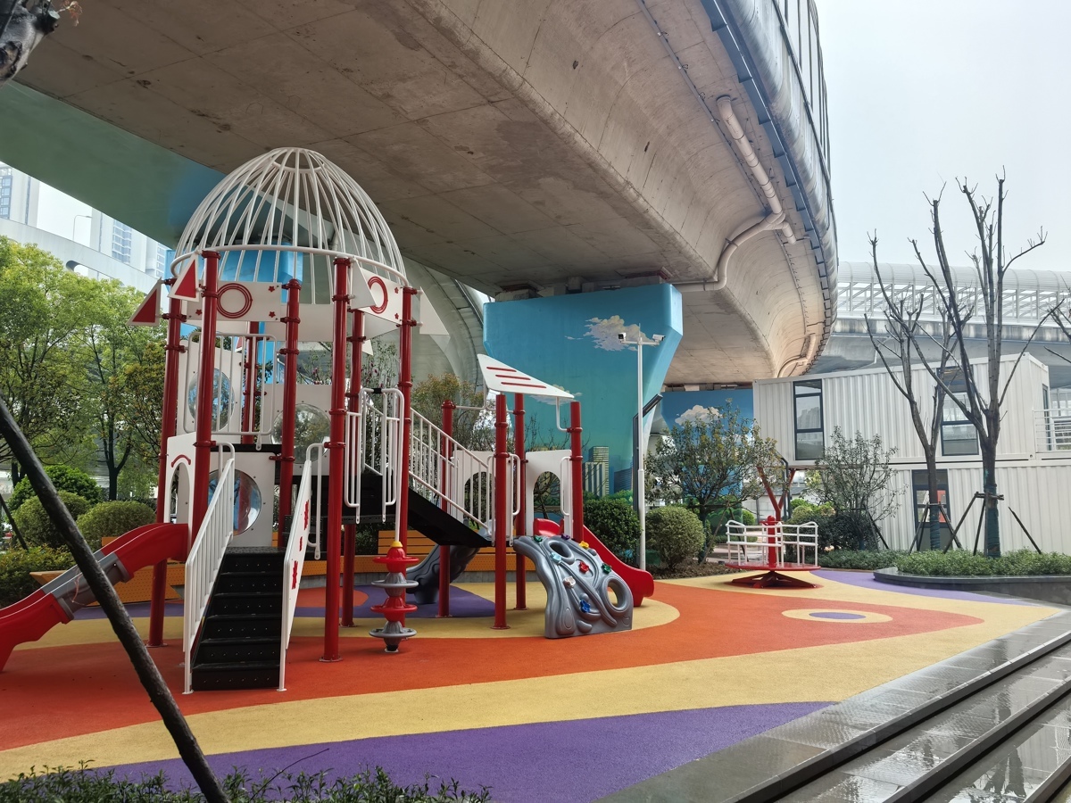 曾经的泥巴地变身文旅打卡点,昔日的交通堵点成为护学驿站2.jpg