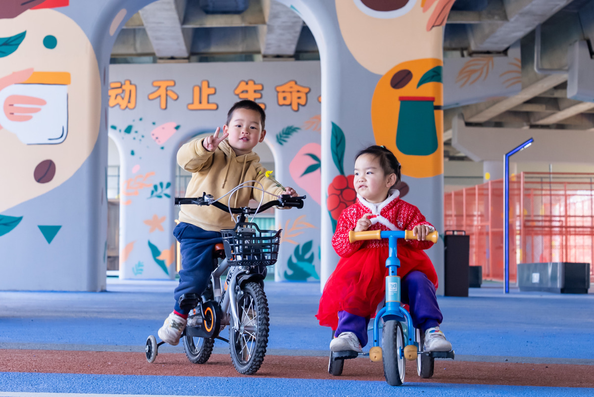 曾经的泥巴地变身文旅打卡点,昔日的交通堵点成为护学驿站9.jpg