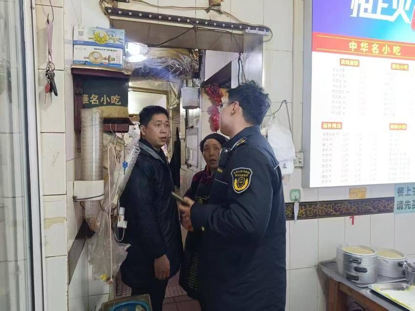 江汉区万松街筑牢燃气安全防线 守护城市烟火气2.jpg