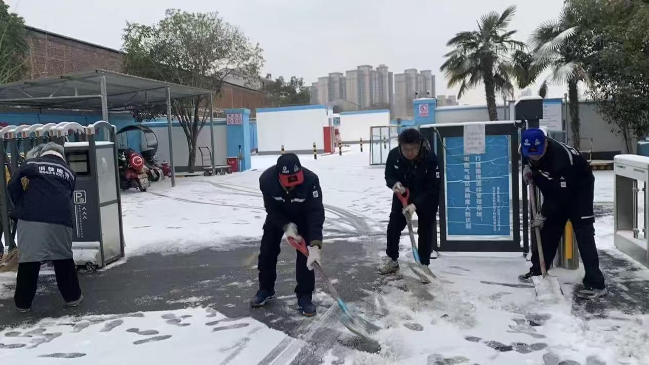 浴“雪”奋战保供气 护航城市“烟火气”2.jpg