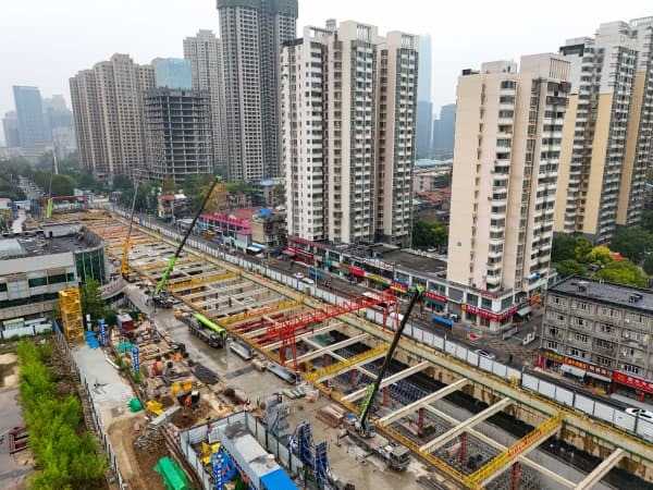 武汉城管优化服务模式 保障重点民生工程6.jpg