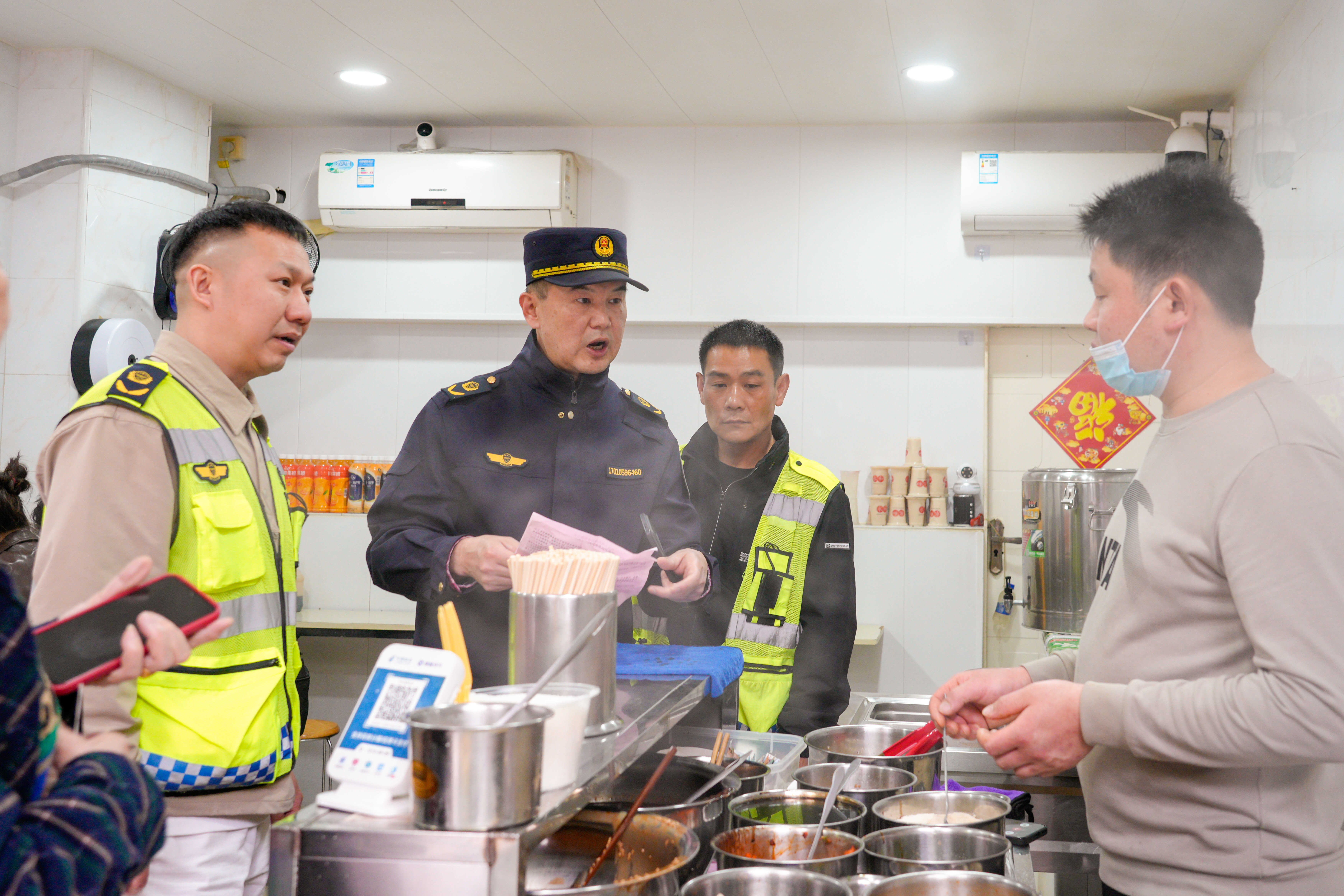武昌区:小刘家湾社区微更新唤醒老城烟火气,方寸地蝶变邻里客厅5.jpg