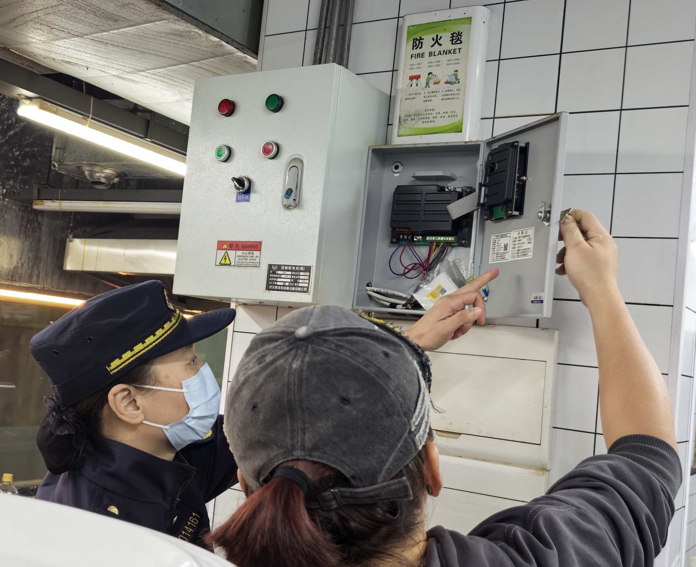 武昌区严查瓶装气“库外库” 筑牢城市安全“防火墙”3.jpg