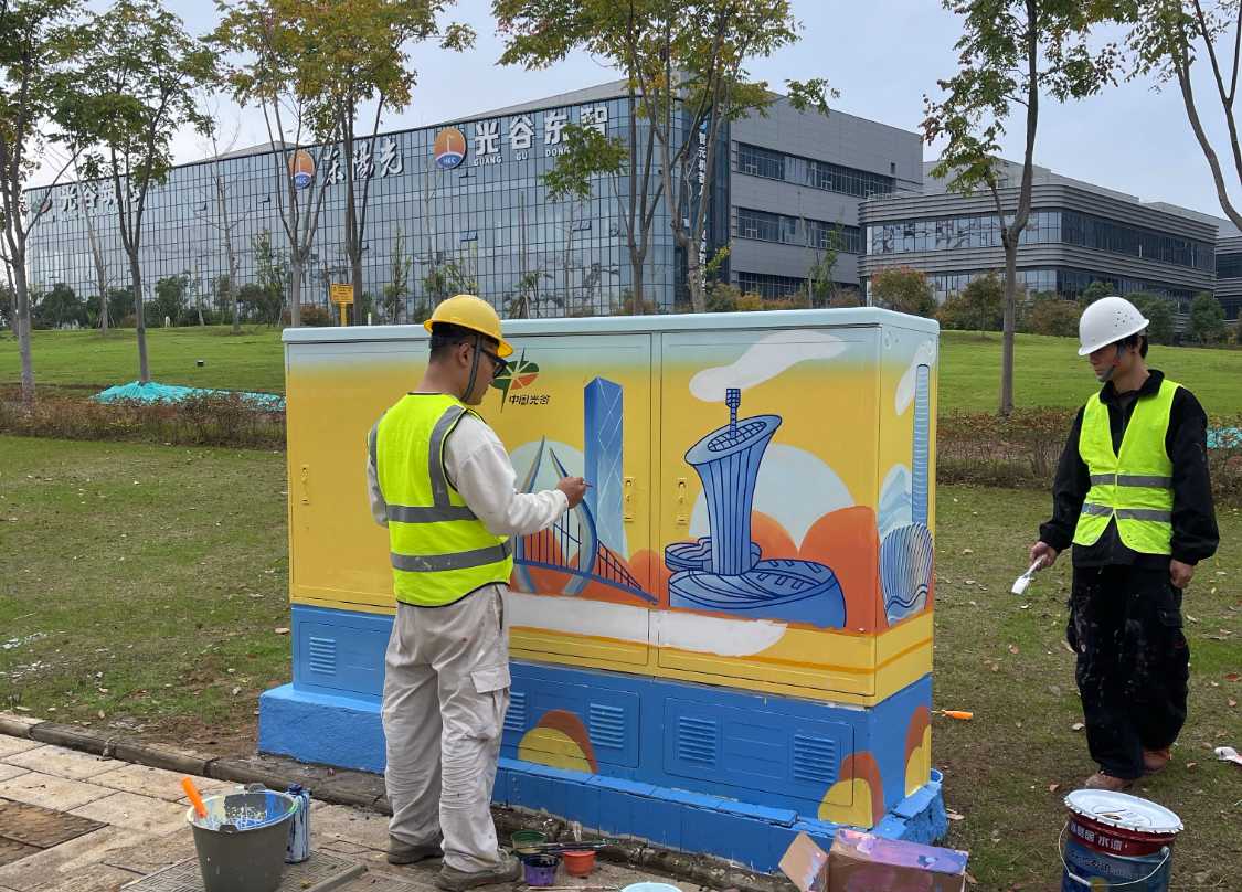 东湖高新区对市政箱柜进行艺术化改造2.png