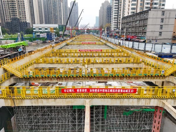 武汉城管优化服务模式 保障重点民生工程3.jpg