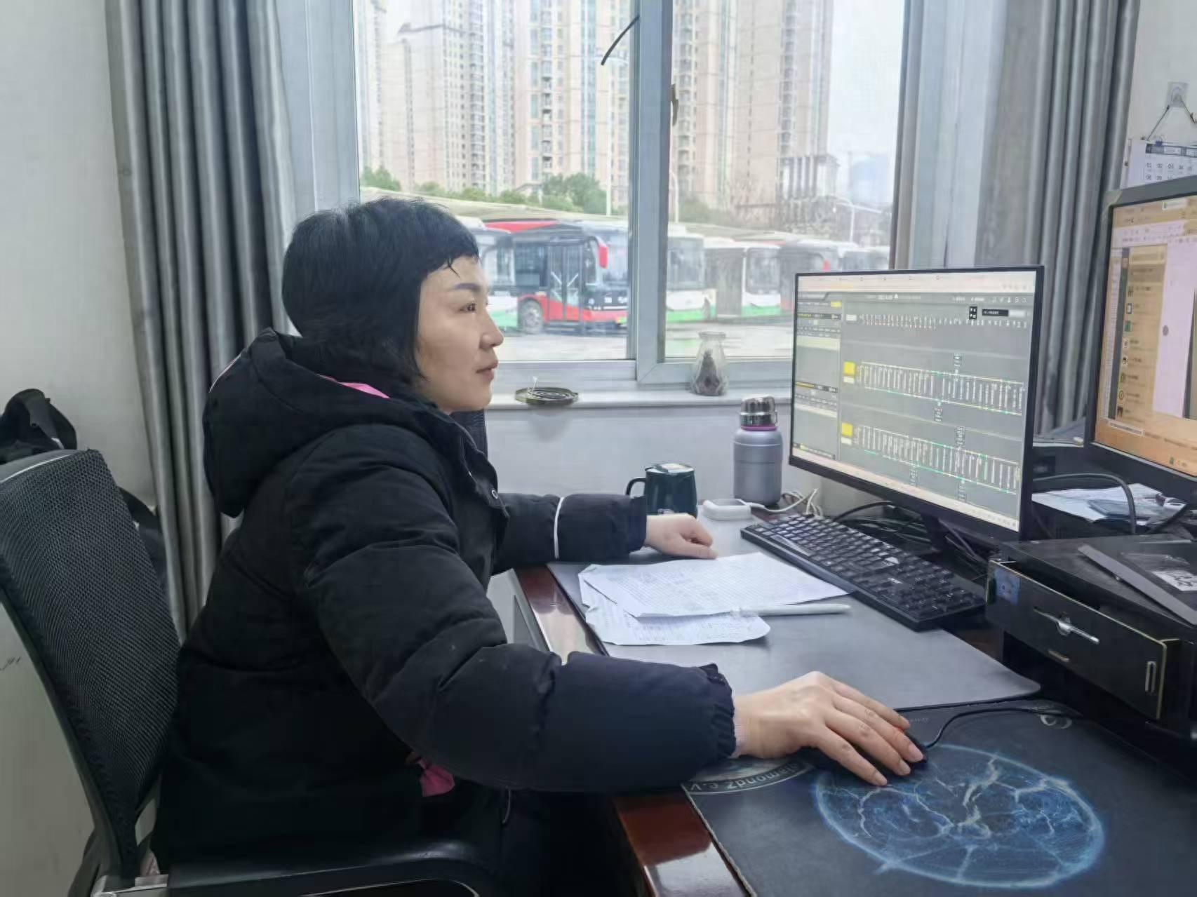 武汉城管全员上阵 春节保障有温度1.jpeg