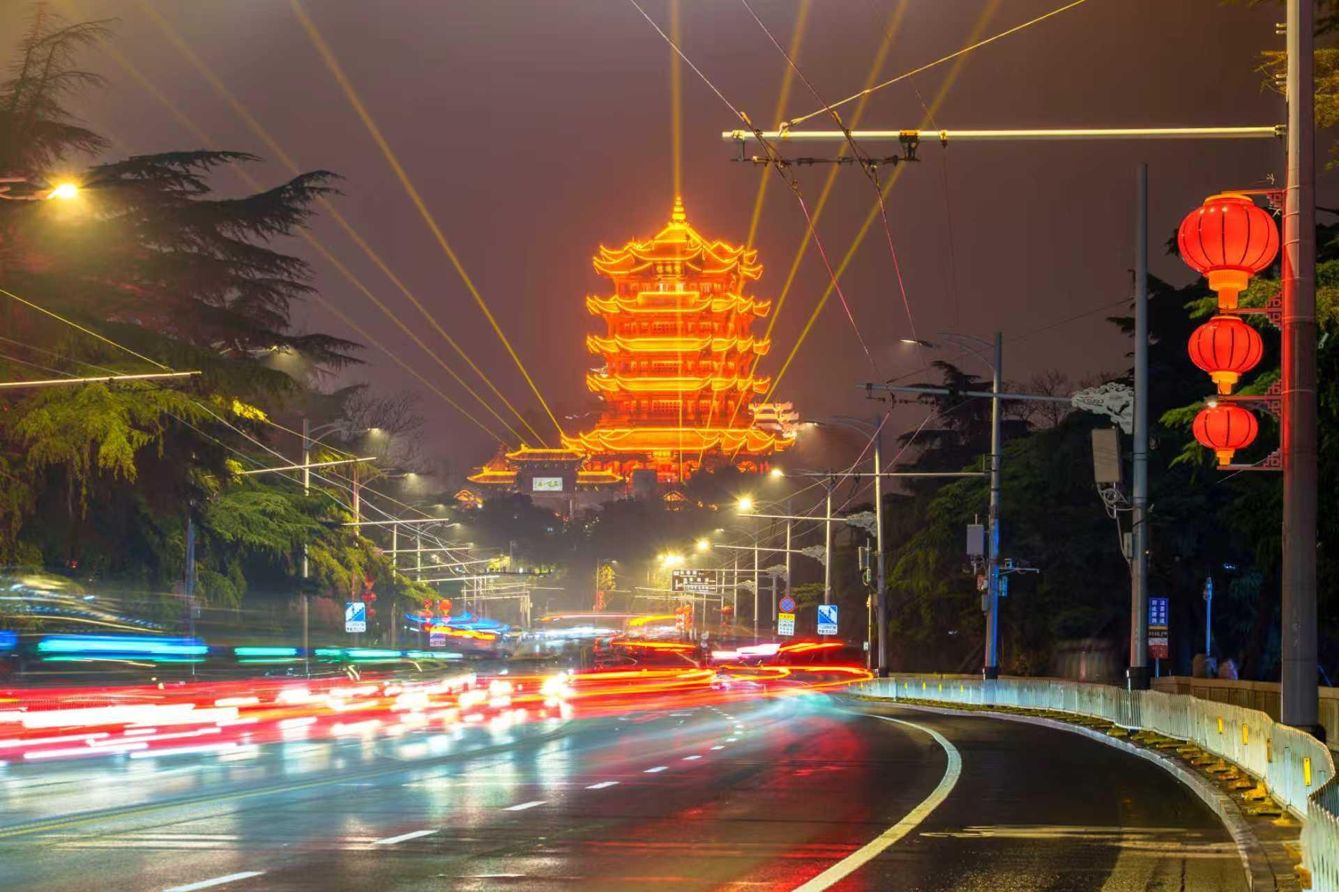 武汉城管全员上阵 春节保障有温度3.jpeg