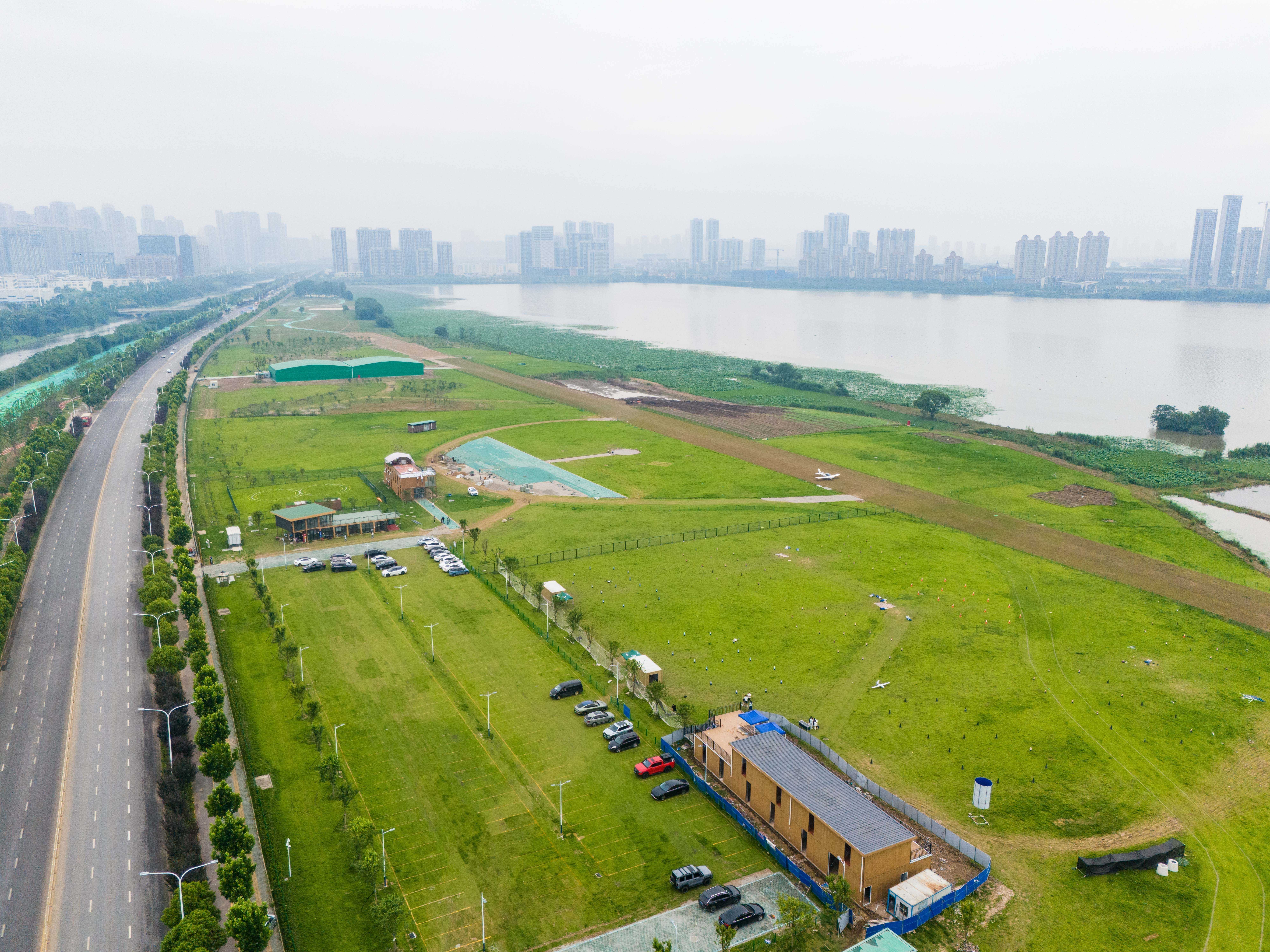 洪山区:荒地改造瞄准低空经济,青菱飞行基地投入运营1.jpeg