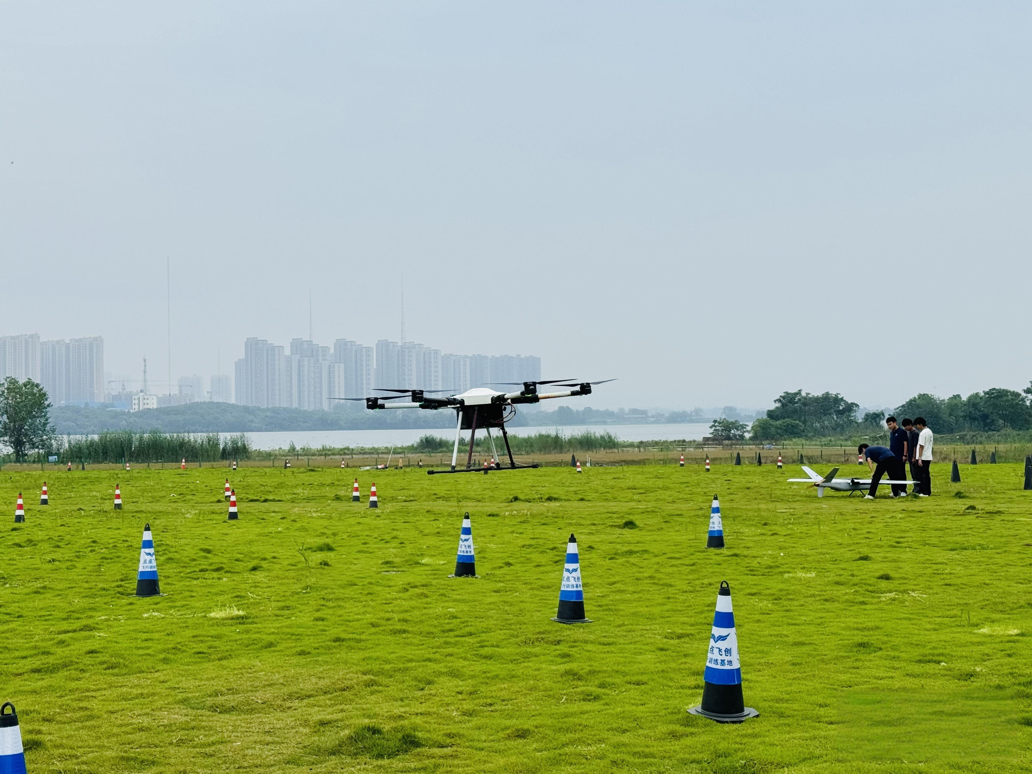 洪山区:荒地改造瞄准低空经济,青菱飞行基地投入运营2.jpeg