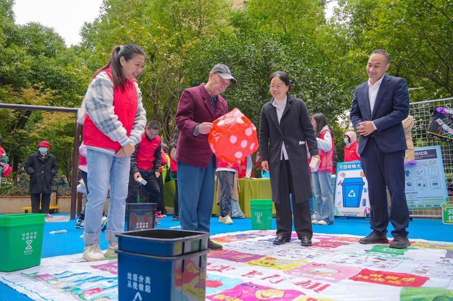 武昌区“两袋对两桶”活动开启绿色新时尚3.jpg