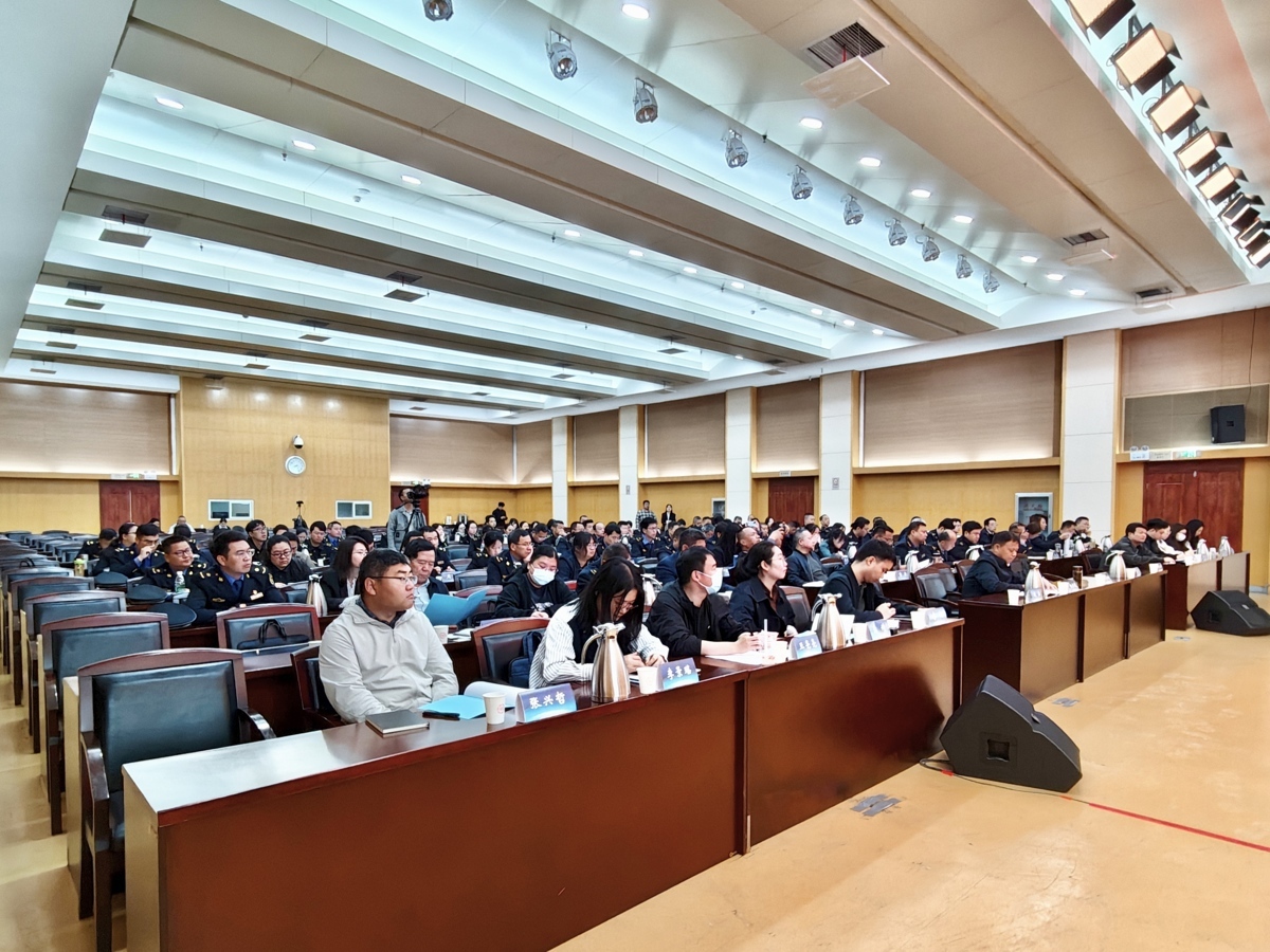 武汉城管开展执法实操培训,120名执法骨干集中“充电蓄能”2.jpg